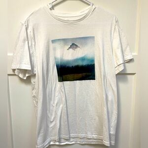 Gap Men’s Grapic Tee, Size Large